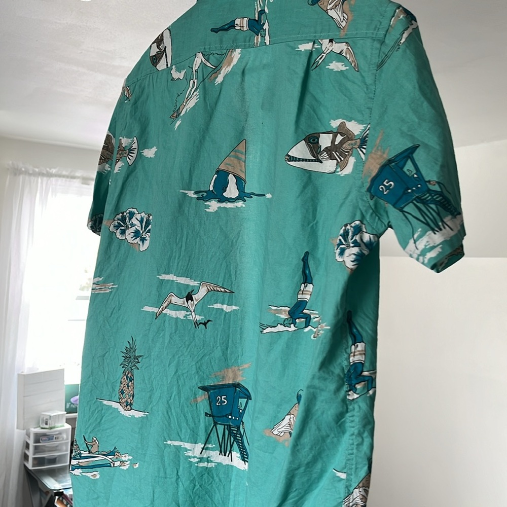 Button down - Picture 2 of 2